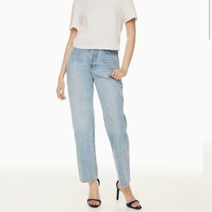 Aritzia Joni Jeans Size 23 waist 29" length in color Blondie Bleu.
